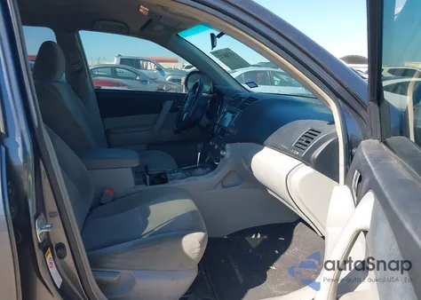 2013 Toyota Highlander Base Plus V6 from USA, damaged, VIN 5TDZK3EH3DS125823